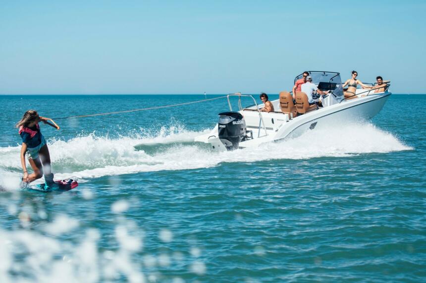 flyer 8 spacedeck on the sea