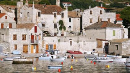 Komiza charming stone houses 