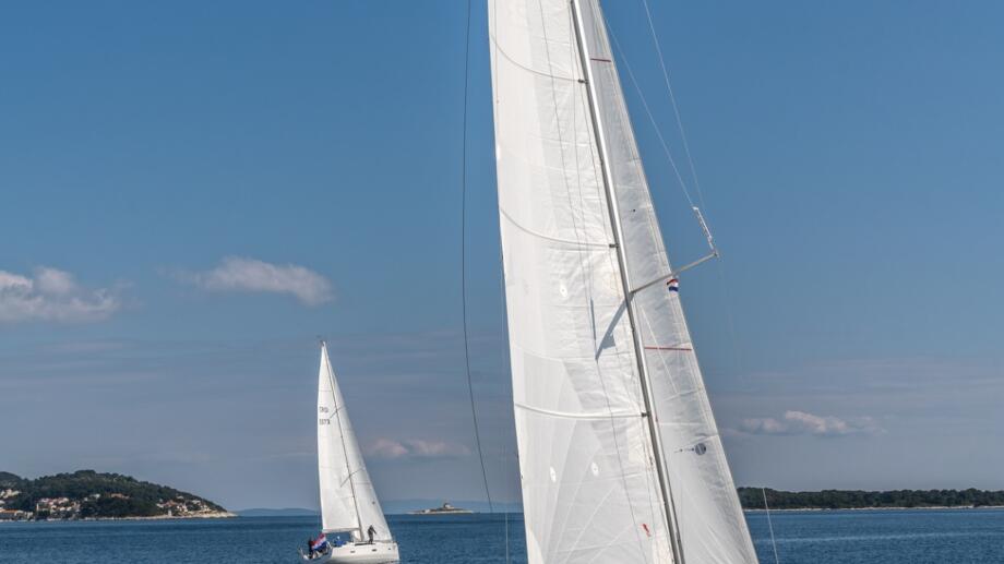 Sailing-training-steering-X-Yachts-X-43