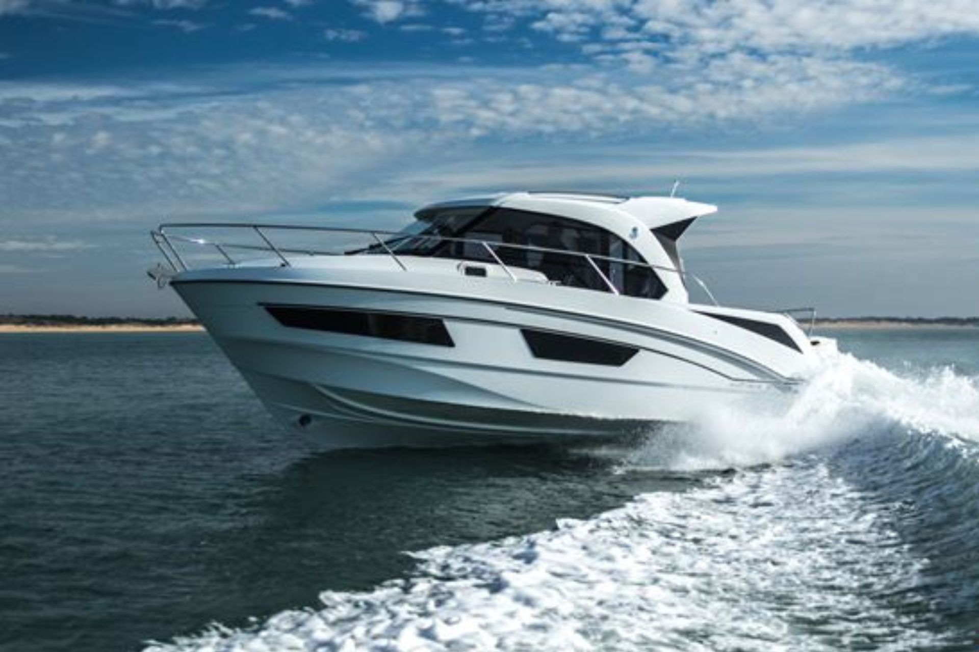 beneteau-antares-9-ob-cruising